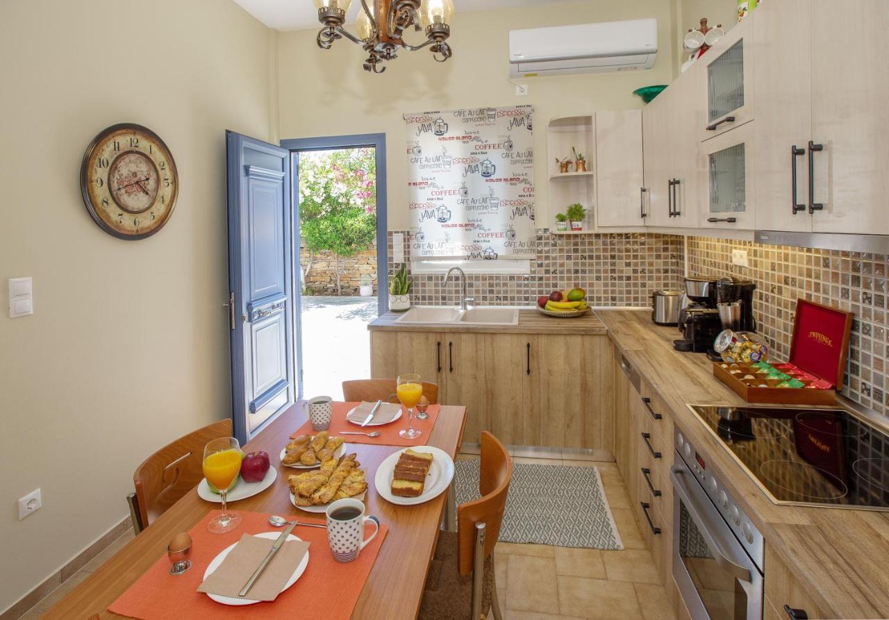 Ruby'S Summer House With Spacious Garden And Free Parking Gavrio Exterior photo
